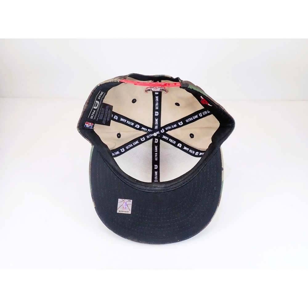 Ultra Game NBA Chicago Bulls Camo Snapback Hat Red Embroidered Adjustable Cap - Picture 6 of 9